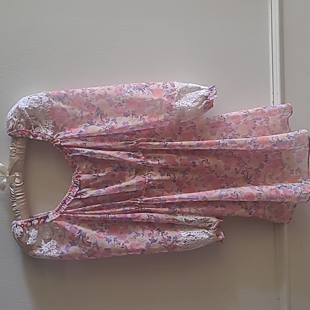 NEW Avantlook Floral Lace Top, Sz M - Picture 5 of 7